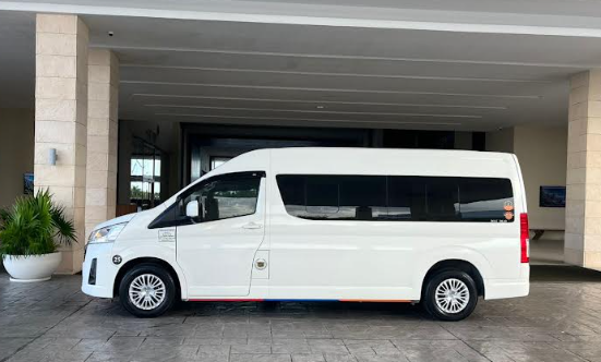 Van Toyota Hiace - Frontal